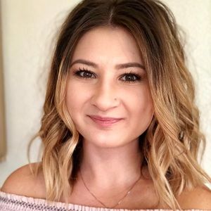 Meet your Posher, Caitlyn